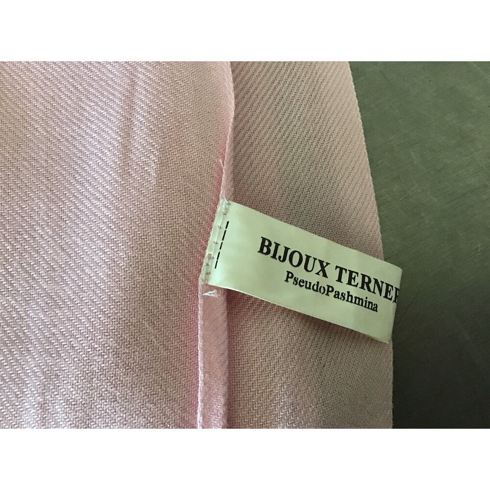 pashmina scarf, shawl, wrap  Bijoux terner, soft pink color. - Picture 3 of 5